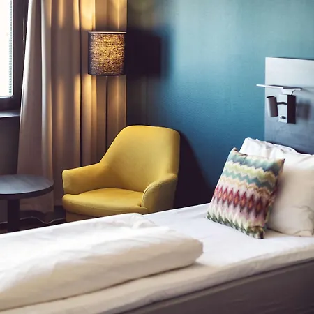 Easy Hotel 3*